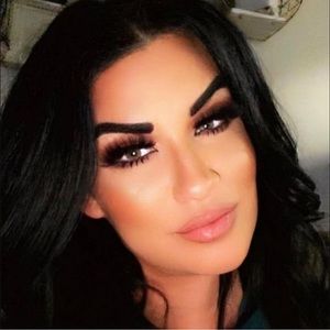 Meet your Posher, Gina